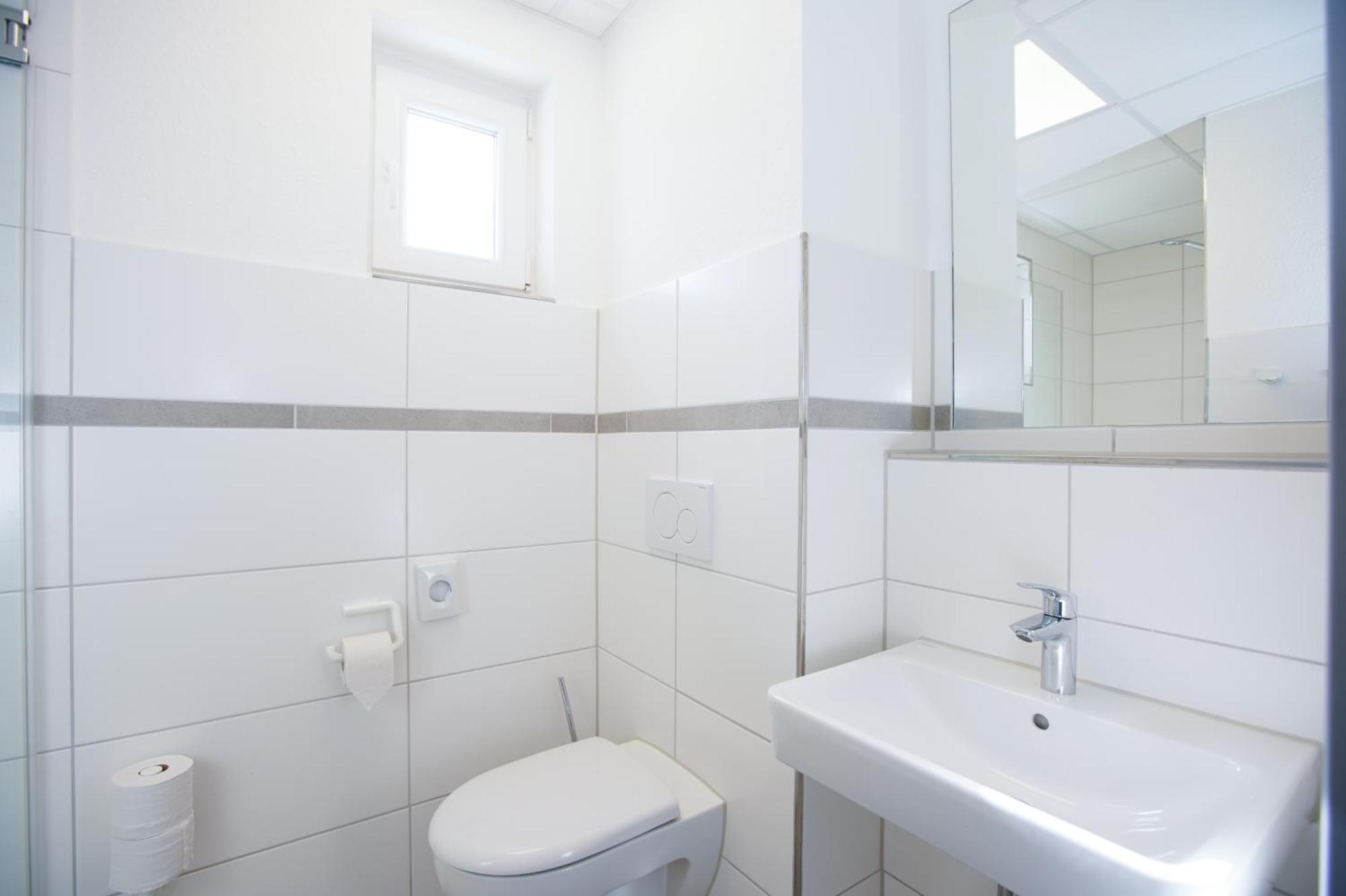 Kleines Zweibettzimmer